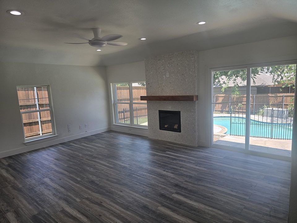 1st image of 913 Filmore Dr
