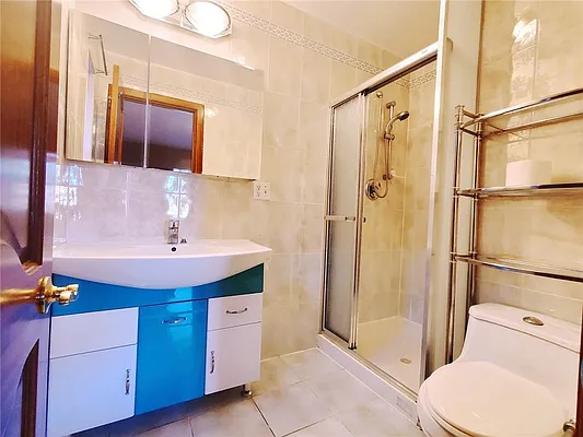Sold by Remax Real Estate Professionals | media 14