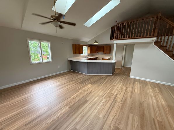 208 Saint Marys Ave APT E, La Plata, MD