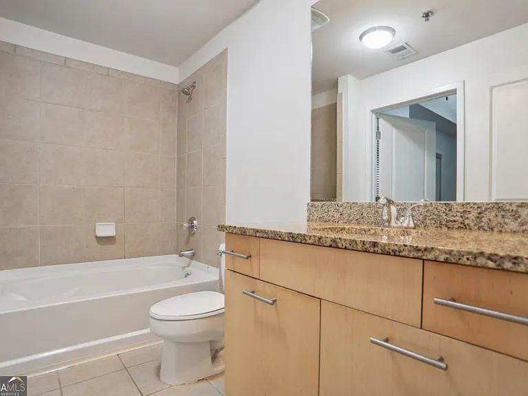 3324 Peachtree Rd NE #915 — Photo 21