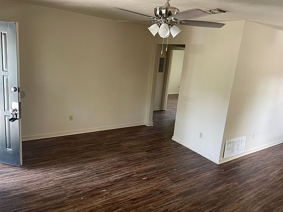 4th image of 301 Dixie Dr #E4