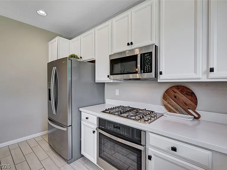 372 Silva Pl — Photo 11