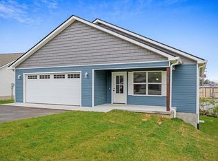 168 Sky View Meadow Dr, Crossville, TN 38555