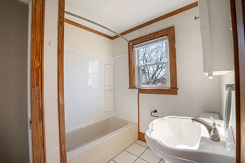 228 Crawford St #B Photo 1