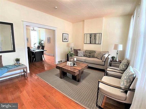 2nd image of 75 Harry St