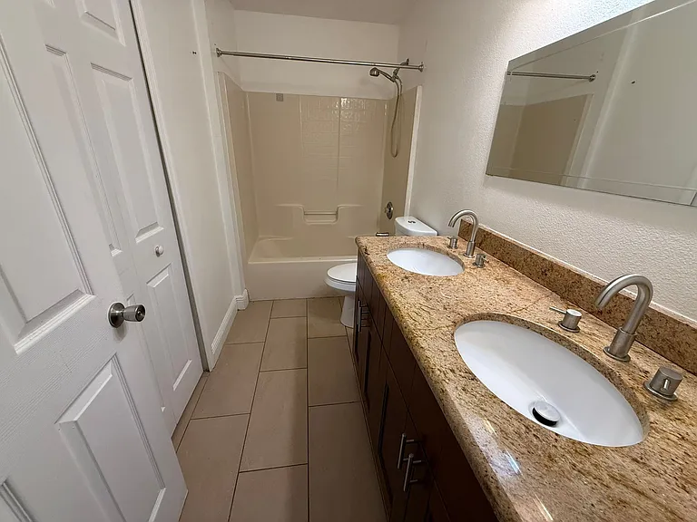 2595 Brunswick Ct — Photo 5