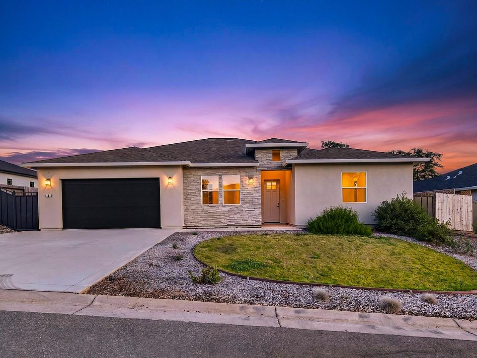 1st image of 6 Moonbeam Ct