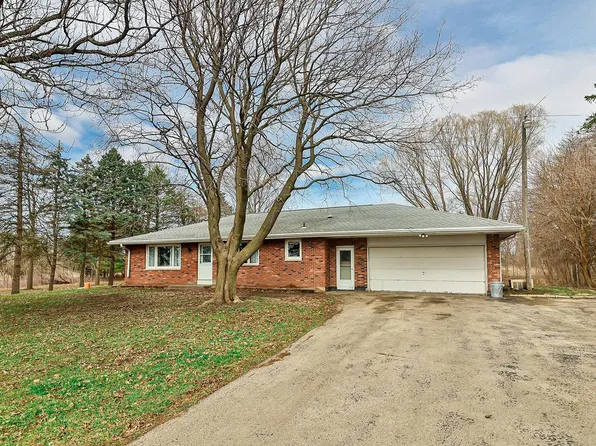 16616 E Crill Rd, Monroe Center, IL 61052