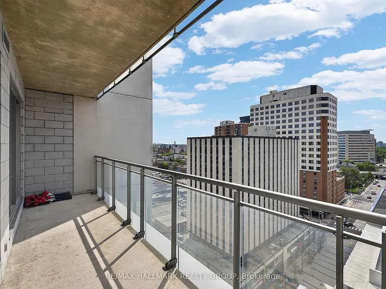90 George St #1301 — Photo 10