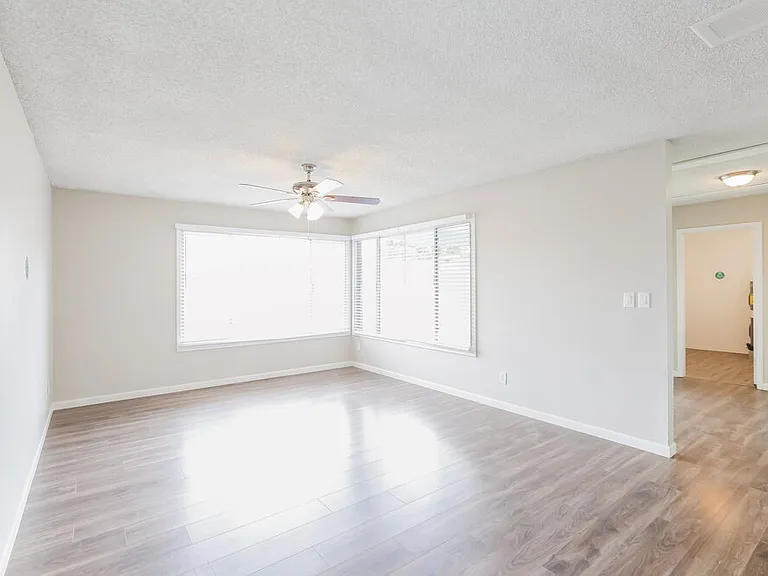 4014 E Apollo Rd — Photo 5