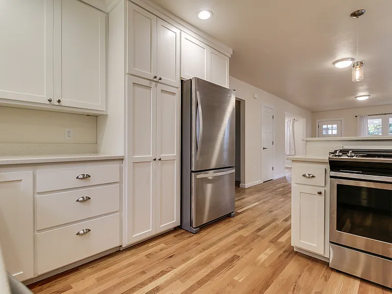 171 W 18th Ave — Photo 11