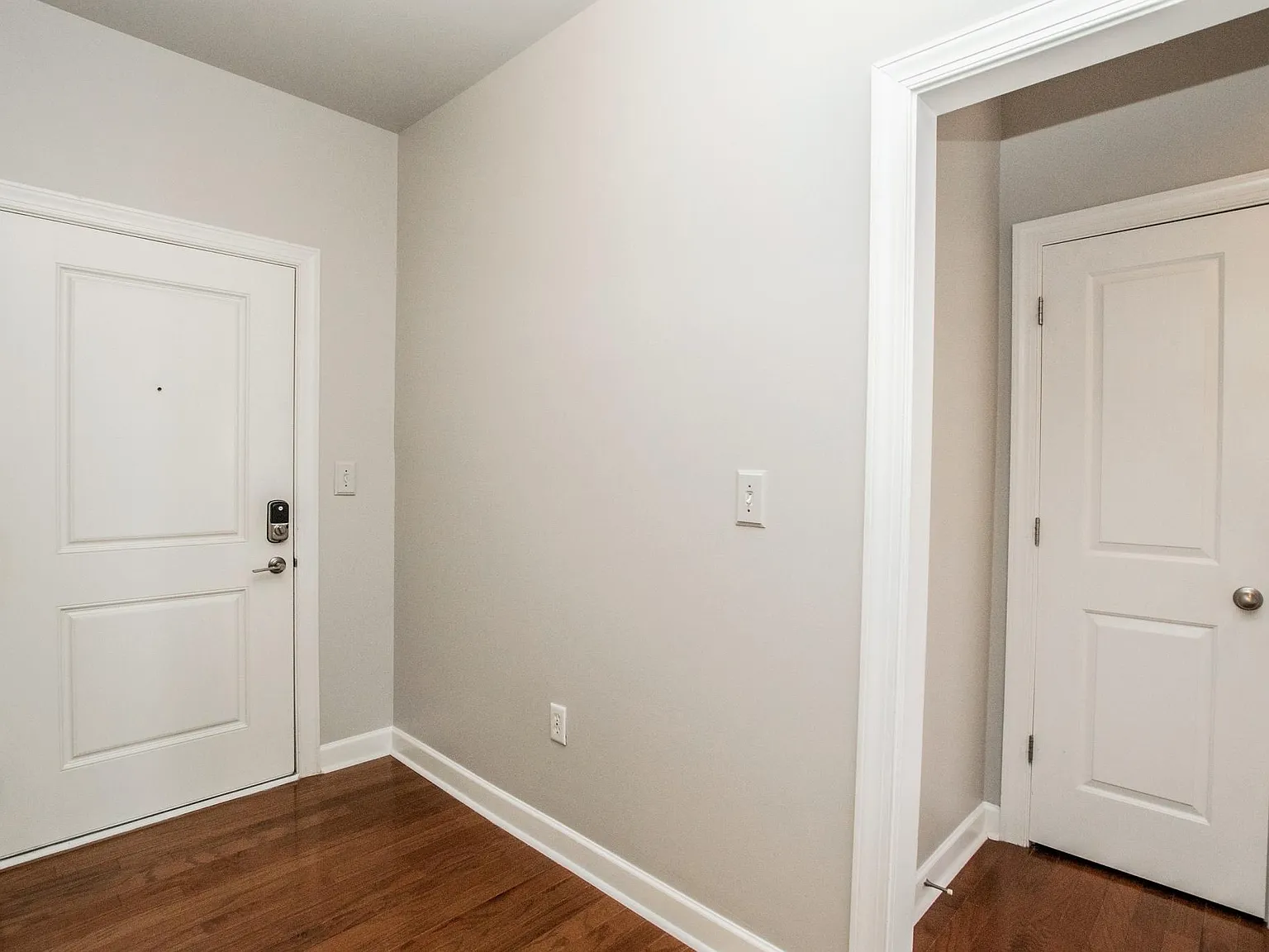 1 bed, 955 sqft, $2,225 — Photo 4
