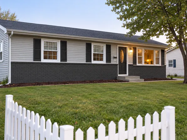 727 Acadia Rd, Valparaiso, IN 46385