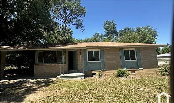 4 bed, 1025 sqft, $1,610 — Photo 2