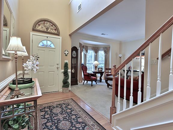 2nd image of 2585 Niblick Way