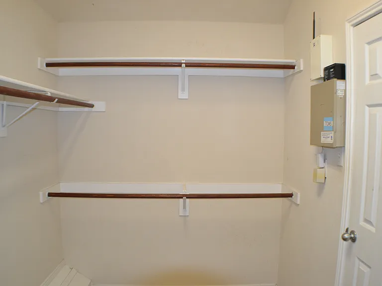 1013 Clear Creek Dr — Photo 10