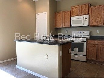 4th image of 17119 W Saguaro Ln