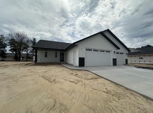 1946 Golden Gate Way, Holmen, WI 54636
