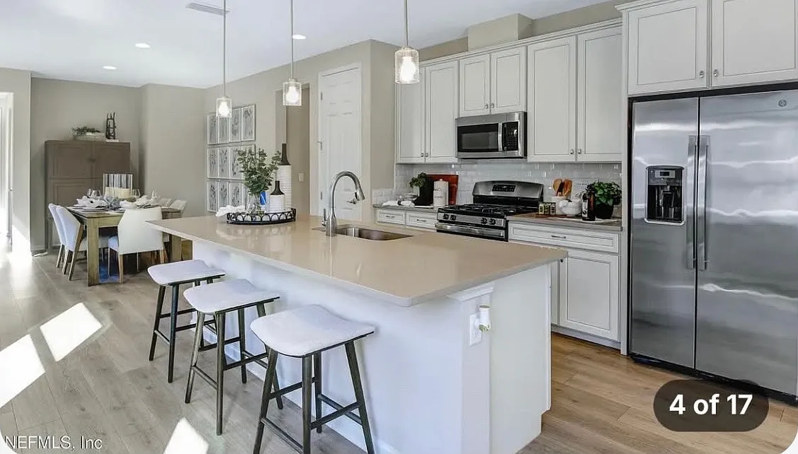 3 bed, 1700 sqft, $2,950 — Photo 3