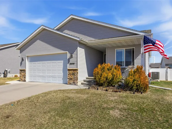 8608 Flatbush Ct NE, Cedar Rapids, IA 52402