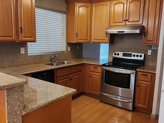 4th image of 4570 Armadale Way
