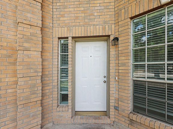 3rd image of 10107 Bayou Trail Ct