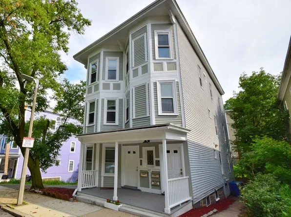 56-60 Woodlawn St, Jamaica Plain, MA