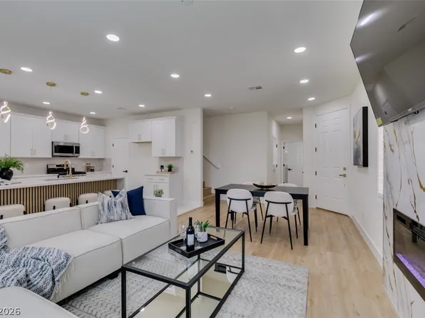 9751 Wailings Ave, Las Vegas, NV 89148