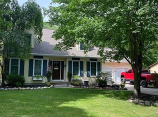 2506 Longfellow Ln, Midland, MI 48640