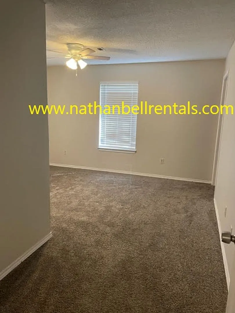 510 E Fairview St — Photo 3