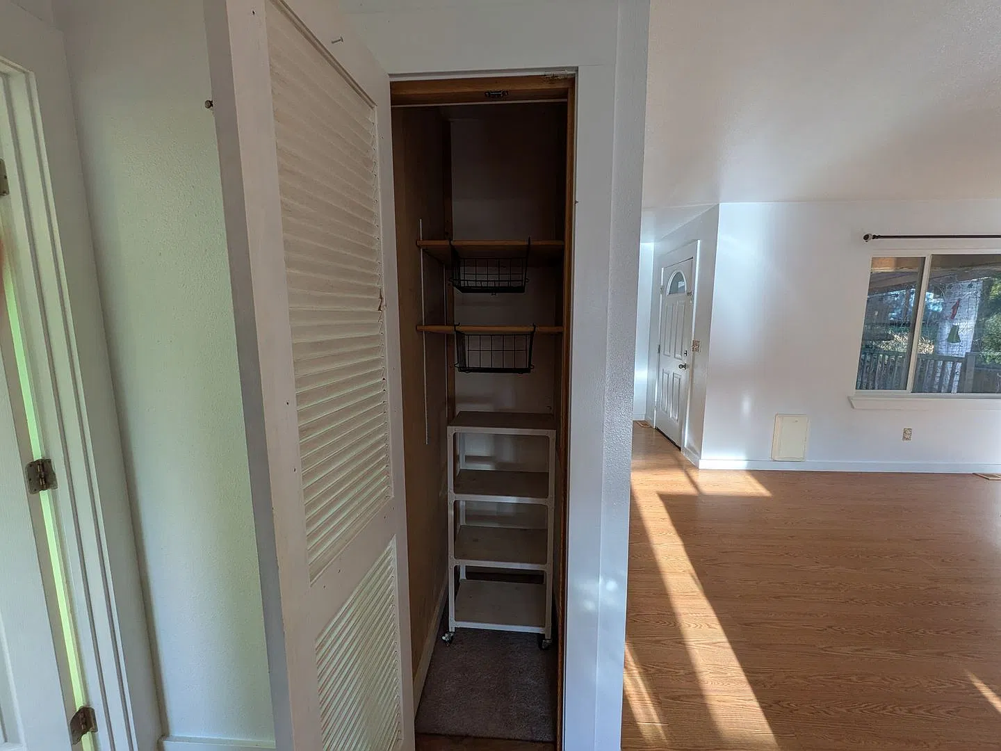 3 Bedroom, 2 Bathroom Single Family Home near Lake Whatcom — Photo 4