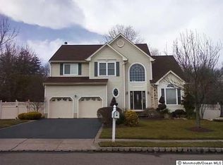 2 Woodruff Dr, Matawan, NJ 07747