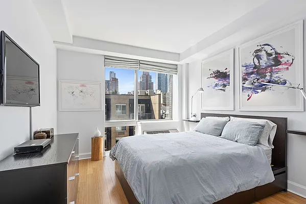 Sold by Compass | media 3