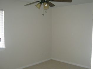 1329 Windsor St APT 4, Huntsville, TX 77340