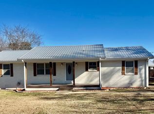 212 Nelson St NW, Hartselle, AL 35640