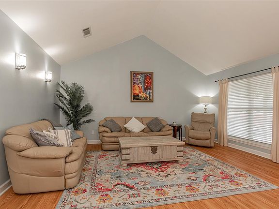 5th image of 7808 Woodpointe Dr