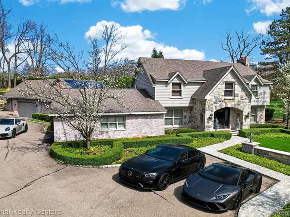 4233 N Willoway Estates Ct, Bloomfield Hills, MI 48302