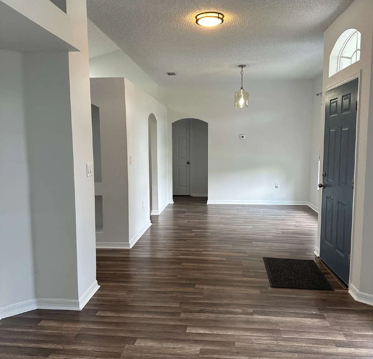 3 bed, 2.0 bath, 1780 sqft, $2,000 — Photo 3