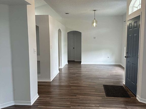 3rd image of 3127 Lowry Blvd SE
