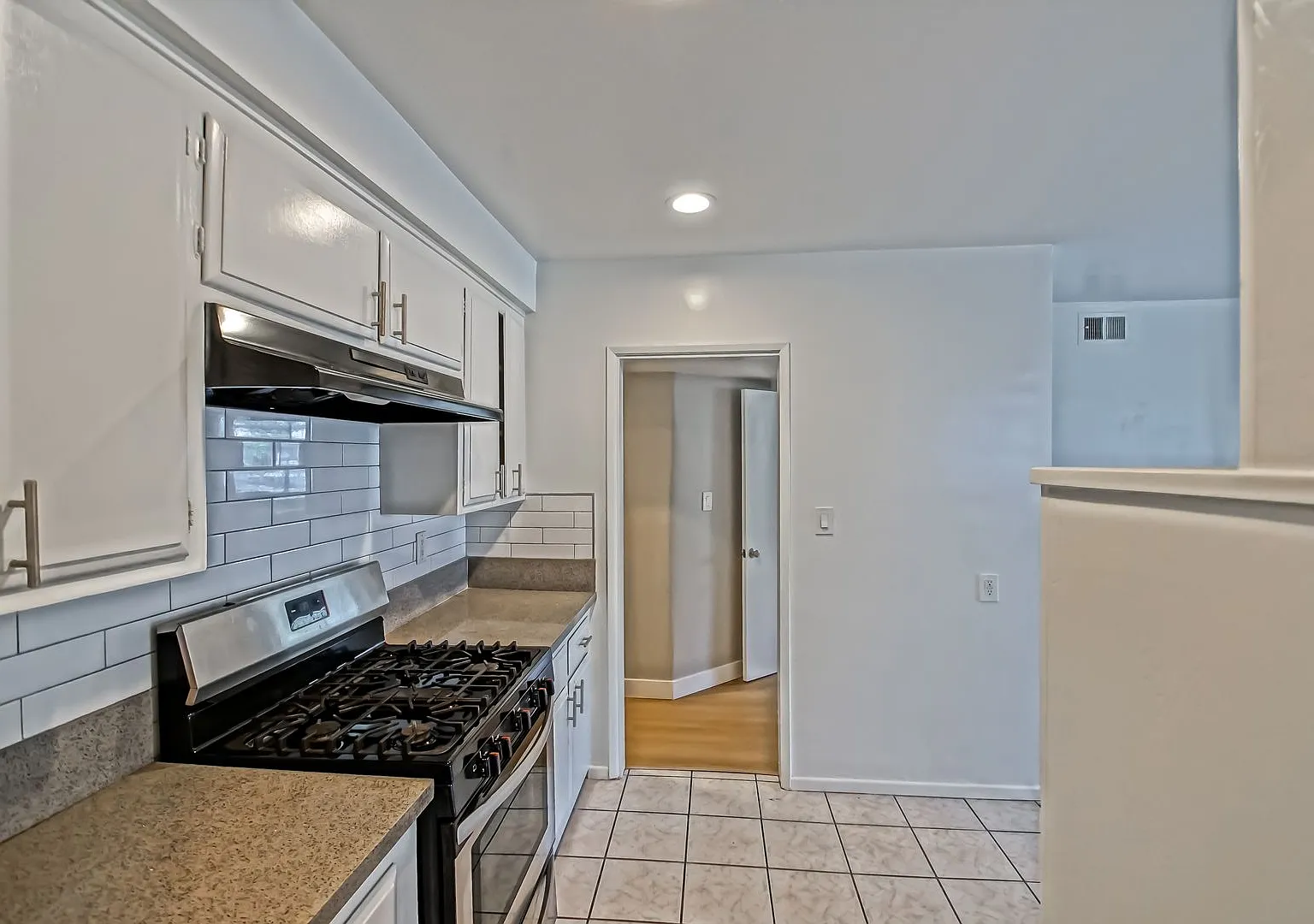 4736 W. 118th Street — Photo 4