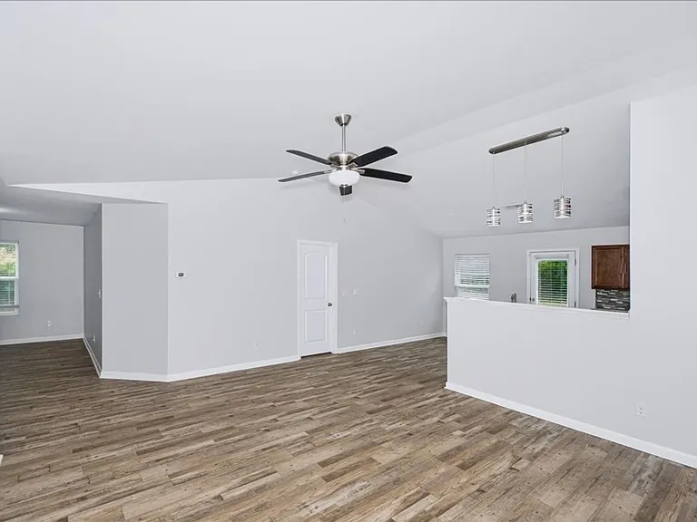 1715 Cheryl Ln — Photo 12