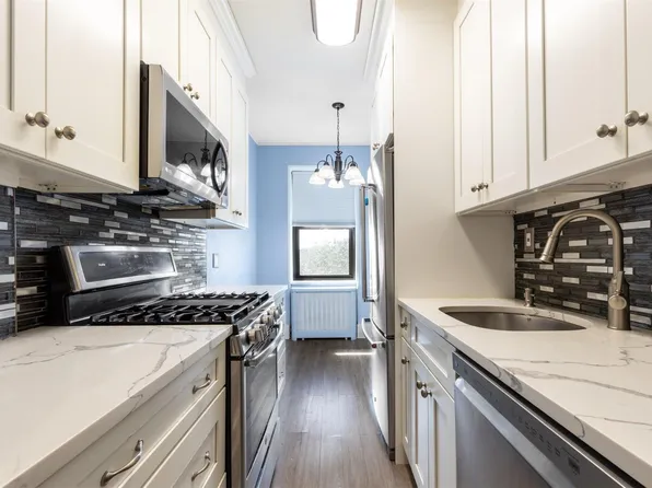 141 Wyckoff Place #6D, Woodmere, NY 11598