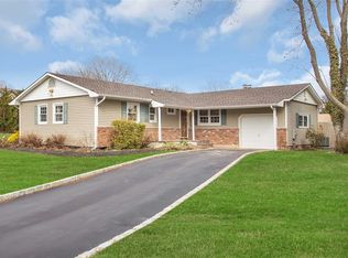 5 Spyglass Ln, East Setauket, NY