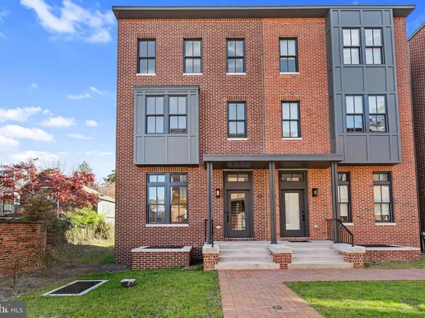 113 Thornton Ln, Newtown, PA 18940