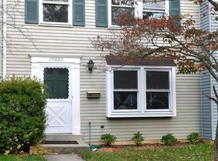 19827 Wheelwright Dr, Gaithersburg, MD 20886