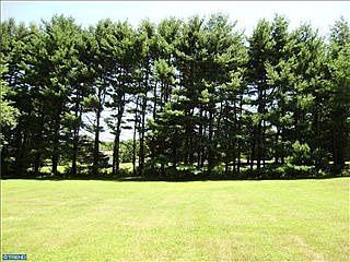 5th image of 621 Brooke Ln