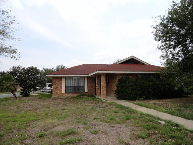 2nd image of 2101 Pelican Ave