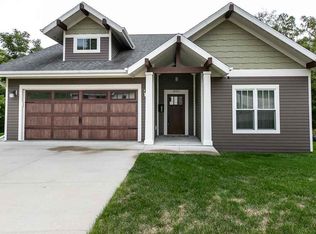 840 Rush St, Dubuque, IA 52003