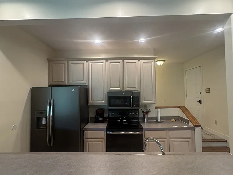 299 Blue Ridge Dr S #1 — Photo 2