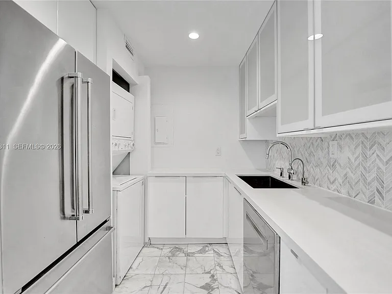 19707 Turnberry Way #16C — Photo 20